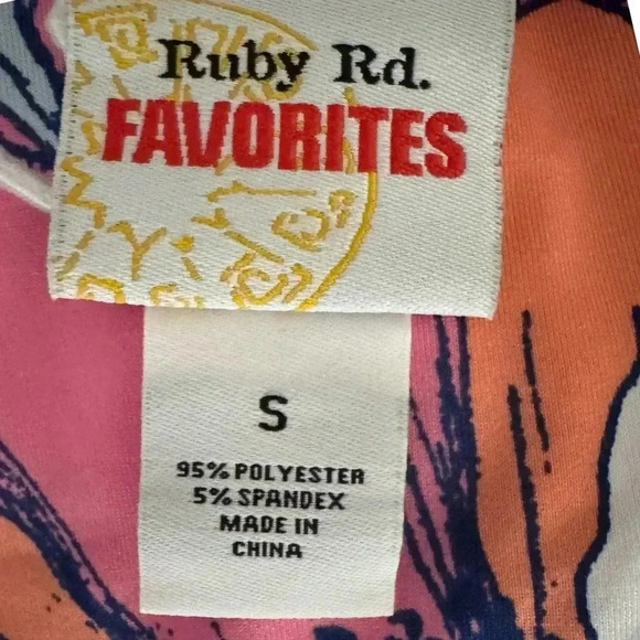 RUBY RD Pink Tropical Floral Blouse 3/4 Flutter Sleeve Size Small Top New - Picture 9 of 13